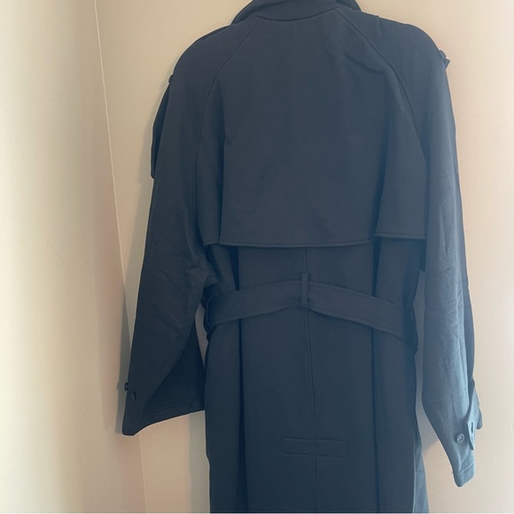 SKIMS Elegant Black Trench Coat - Picture 11 of 11